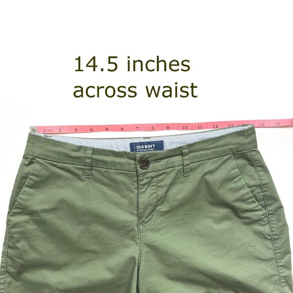 Old Navy Women’s Green Everyday Short, size 0 - Picture 3 of 9
